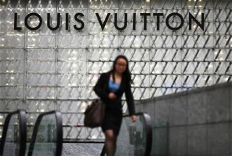 Louis Vuitton Loses Lawsuit On Hangover Handbag .